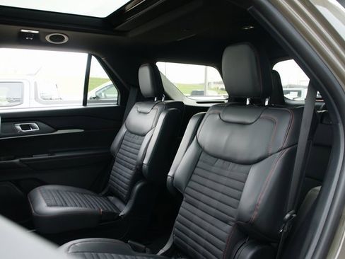 New 2026 Ford Explorer ST-Line w/ ST-Line Street Pack image 28