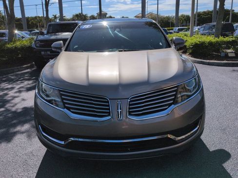 Used 2018 Lincoln MKX Reserve w/ Driver Assistance Package FWD image 9