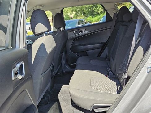 Used 2024 Kia Sportage LX image 6