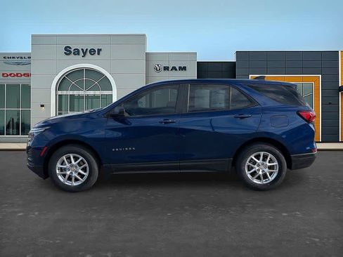 Used 2022 Chevrolet Equinox LS AWD/4WD image 4