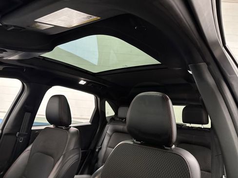 Used 2023 Ford Escape ST-Line Select w/ Tech Pack #2 image 7