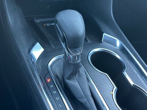 Used 2023 Chevrolet Traverse LT image 33