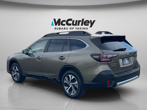 Used 2020 Subaru Outback Limited image 3