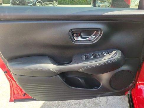 Used 2023 Honda HR-V EX-L image 12