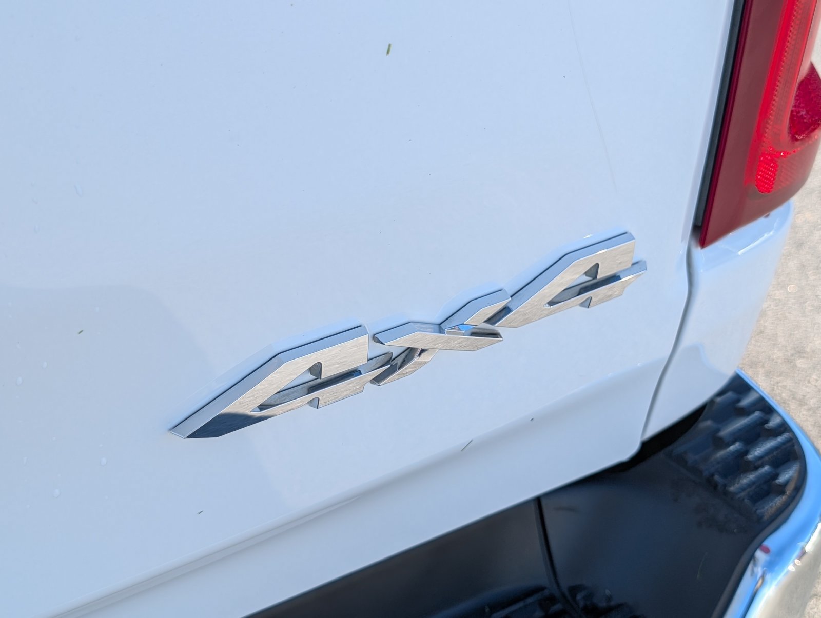 Used 2025 RAM 1500 Laramie AWD/4WD image 12