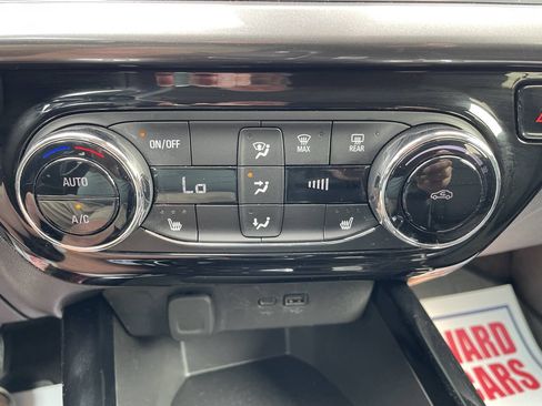 Used 2025 Chevrolet Trax ACTIV w/ Driver Confidence Package FWD image 20