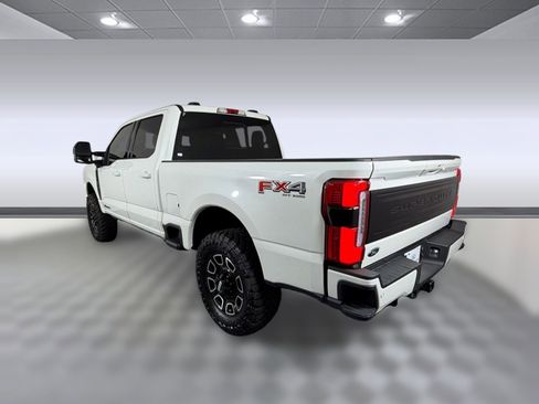 Used 2025 Ford F250 Platinum w/ FX4 Off-Road Package AWD/4WD image 3