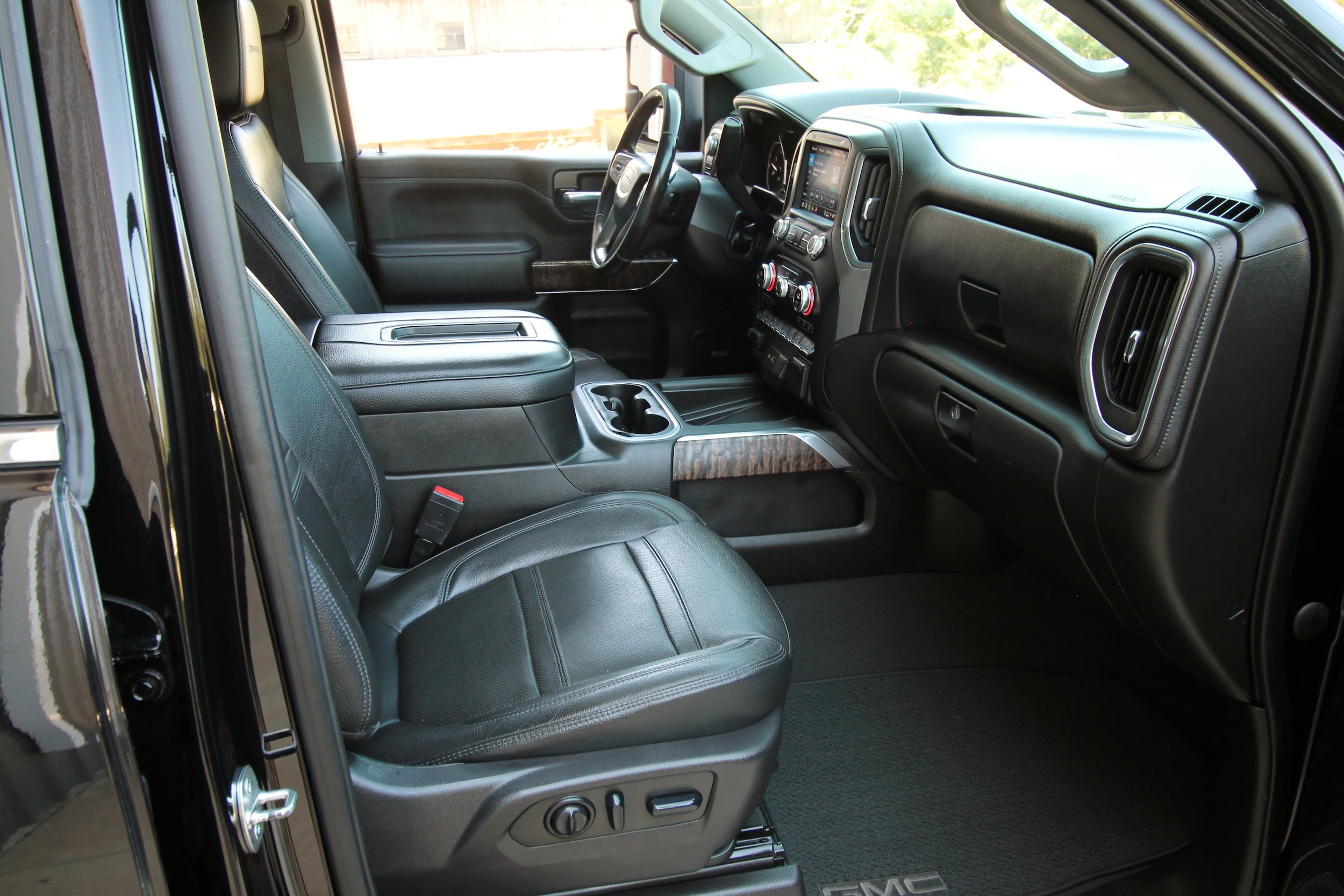 Used 2022 GMC Sierra 2500 Denali w/ Denali Ultimate Package AWD/4WD image 41