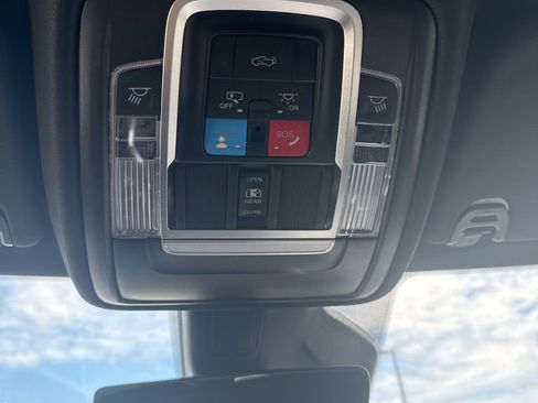New 2026 RAM 1500 Laramie AWD/4WD image 12