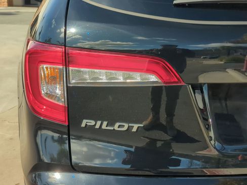 Used 2022 Honda Pilot Special Edition image 11