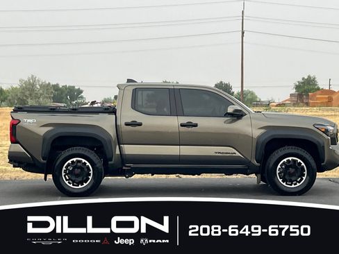 Used 2026 Toyota Tacoma TRD Off-Road w/ TRD Off Road Premium Package AWD/4WD image 3