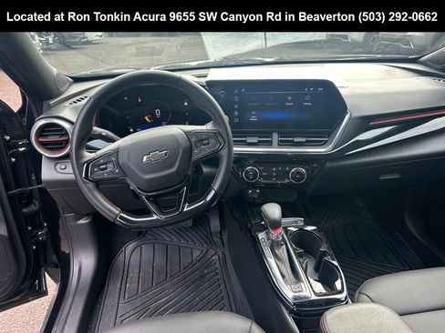 Used 2024 Chevrolet Trax RS w/ Sunroof Package FWD image 12