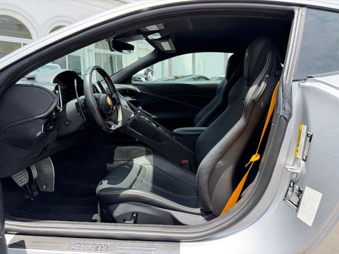 Used 2022 Ferrari Roma RWD image 29