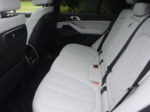 Used 2026 BMW X5 xDrive40i AWD/4WD image 16