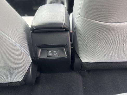 Used 2024 Toyota Corolla SE image 18