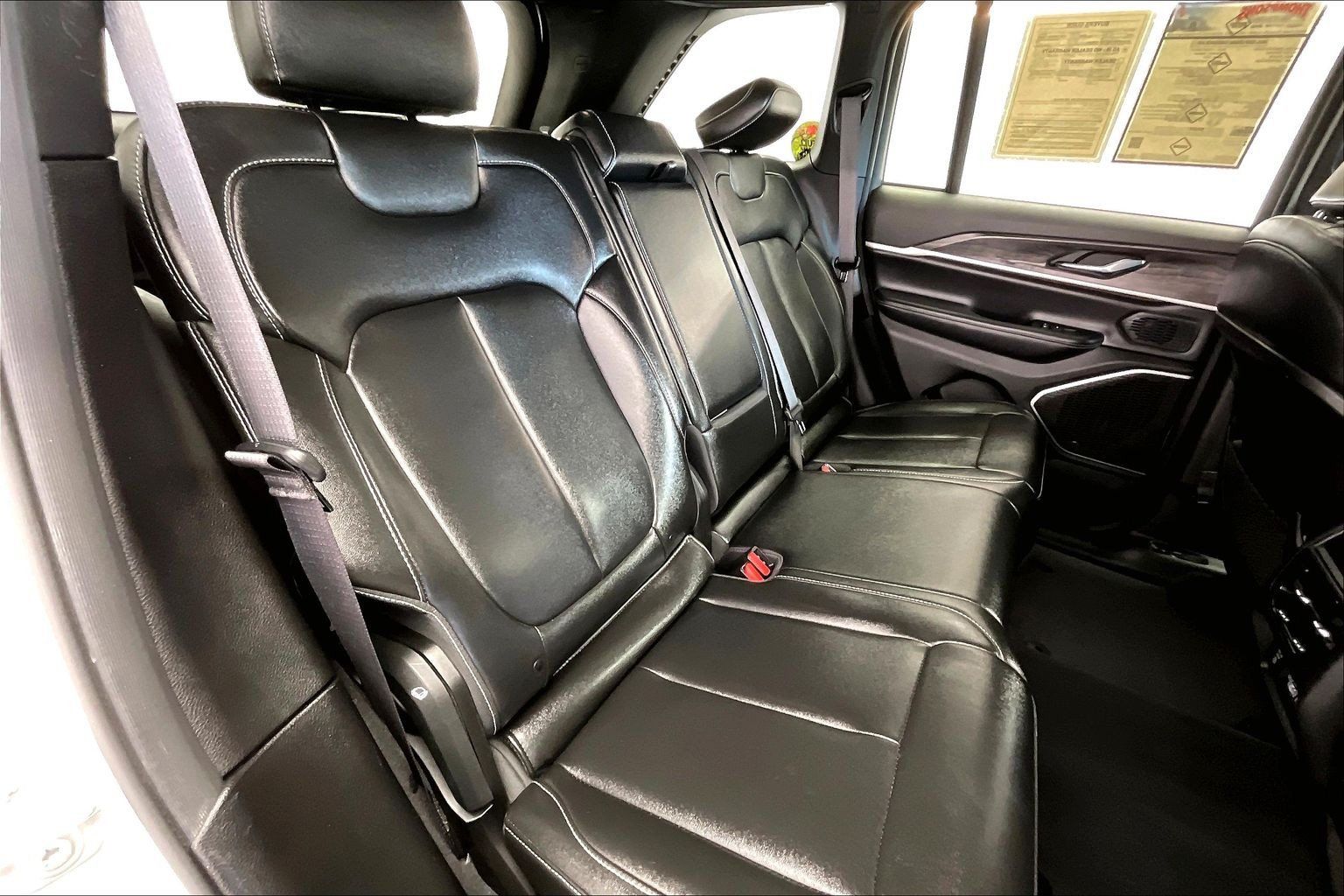 Used 2024 Jeep Grand Cherokee Limited 4xe AWD/4WD image 18