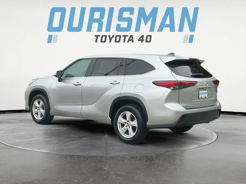 Used 2023 Toyota Highlander LE image 5