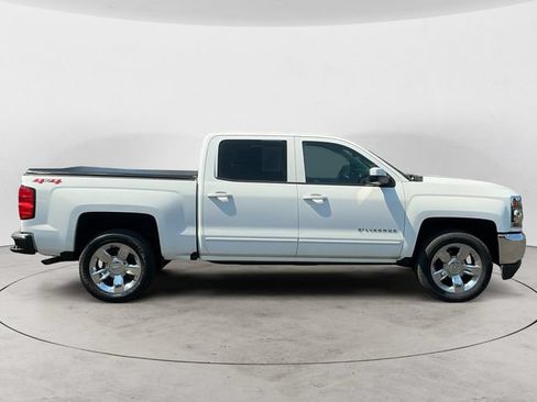 Used 2018 Chevrolet Silverado 1500 LT w/ LT Eassist Package AWD/4WD image 4