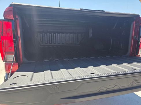 Used 2024 Chevrolet Colorado Trail Boss w/ LPO, Dark Essentials Package AWD/4WD image 8
