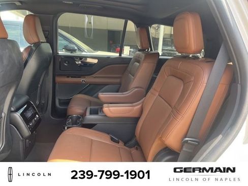Used 2023 Lincoln Aviator Reserve w/ Equipment Group 201A RWD image 19