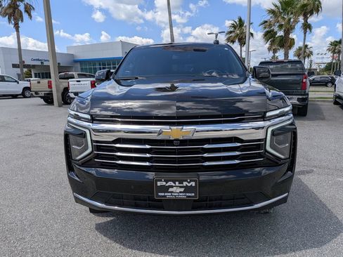 Certified 2025 Chevrolet Suburban LT RWD image 8