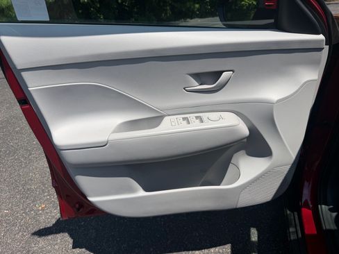 Used 2024 Hyundai Kona SEL FWD image 21