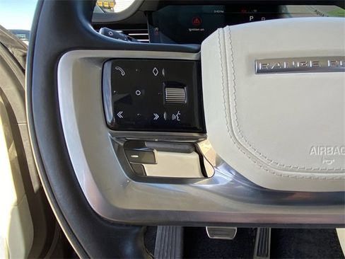 Used 2023 Land Rover Range Rover Long Wheelbase SE image 8