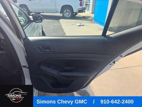 Used 2024 Nissan Altima 2.5 SV FWD image 41