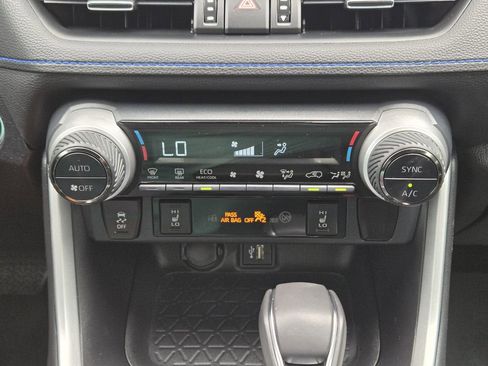 Used 2023 Toyota RAV4 XSE AWD/4WD image 21