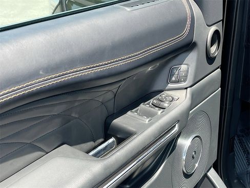 Used 2022 Ford Expedition Platinum image 18