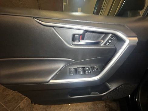 Used 2022 Toyota RAV4 XLE Premium AWD/4WD image 22