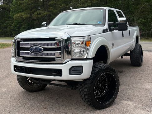 Used 2015 Ford F250 XL w/ Power Equipment Group AWD/4WD image 8