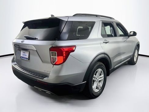 Used 2021 Ford Explorer XLT w/ Equipment Group 202A AWD/4WD image 5