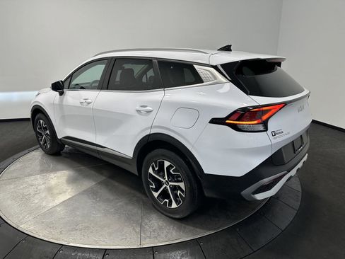 Used 2024 Kia Sportage EX image 4