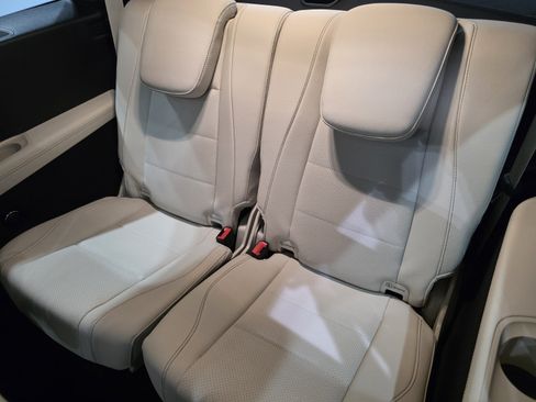 Used 2025 Mercedes-Benz GLS 450 4MATIC image 13