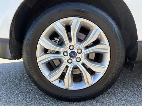 Used 2022 Ford Edge Titanium image 14