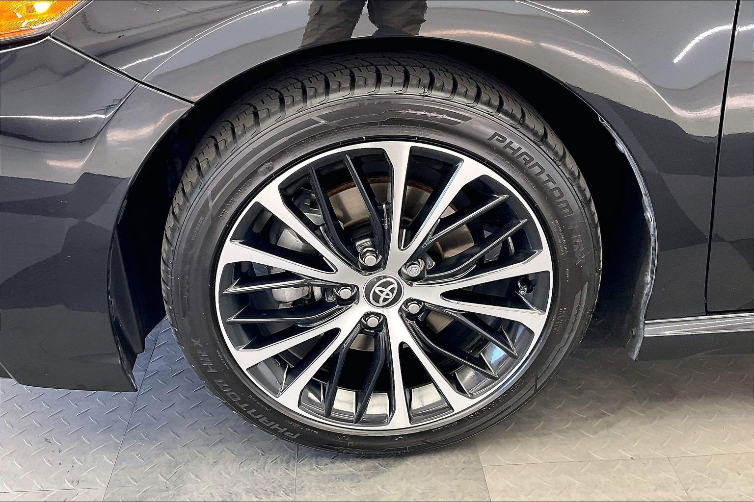 Used 2020 Toyota Camry SE FWD image 8