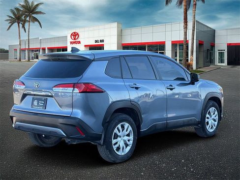 Used 2025 Toyota Corolla Cross L image 3