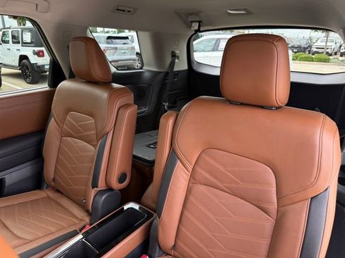 Used 2023 Nissan Pathfinder Platinum w/ Lighting Package (N93) FWD image 30