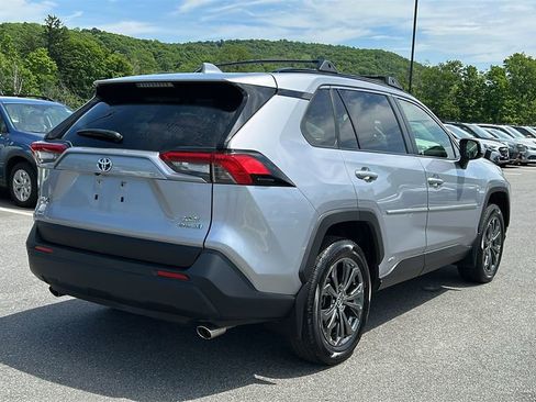 Used 2023 Toyota RAV4 XLE Premium AWD/4WD image 5