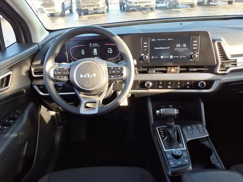 Used 2024 Kia Sportage LX image 14