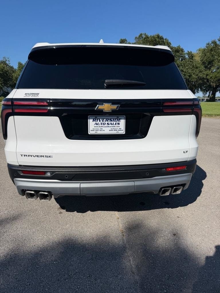 Used 2024 Chevrolet Traverse LT FWD image 5