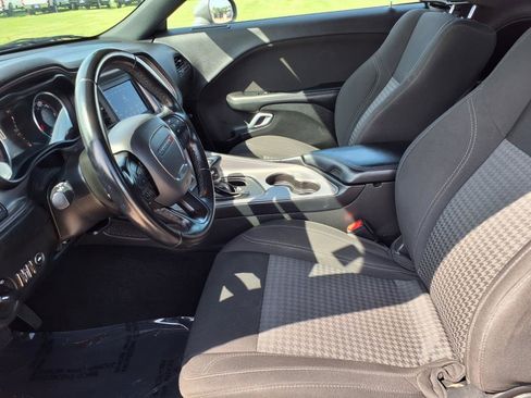 Used 2023 Dodge Challenger SXT image 14