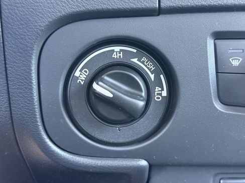 Used 2025 Nissan Frontier PRO-4X AWD/4WD image 19