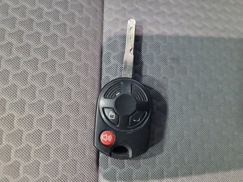 Used 2017 Ford Escape SE w/ Equipment Group 201A AWD/4WD image 32