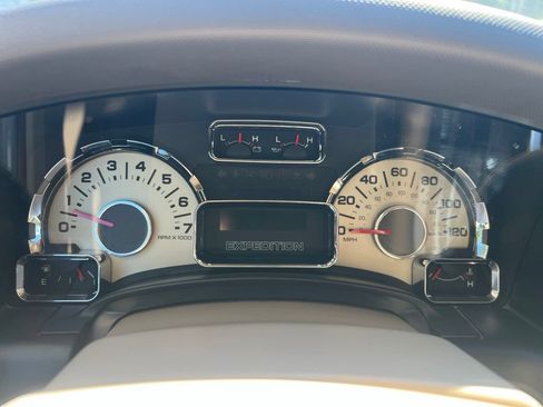 Used 2012 Ford Expedition XLT AWD/4WD image 16