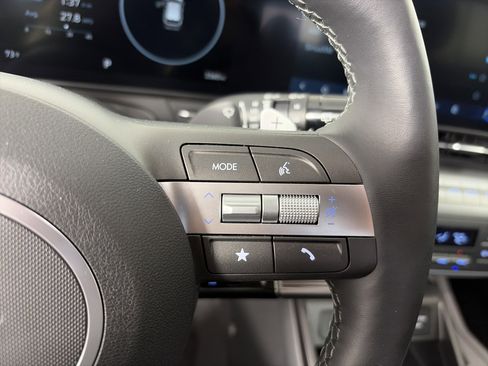 Used 2024 Hyundai Kona Limited AWD/4WD image 36