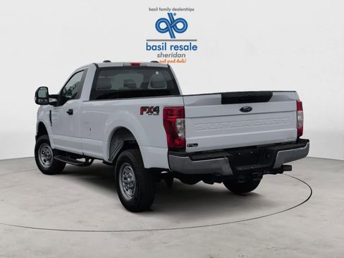 Used 2022 Ford F250 XL w/ Power Equipment Group image 5