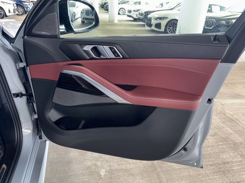 Certified 2025 BMW X6 xDrive40i image 9