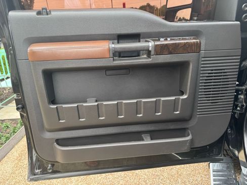 Used 2015 Ford F250 Platinum w/ FX4 Off-Road Package image 26